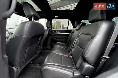 Позашляховик / Кросовер Ford Explorer 2019 в 