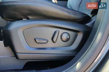 Позашляховик / Кросовер Ford Explorer 2020 в 