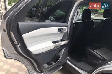 Позашляховик / Кросовер Ford Explorer 2021 в 