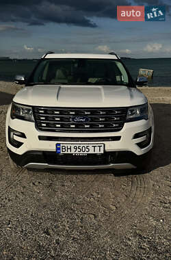 Позашляховик / Кросовер Ford Explorer 2017 в 