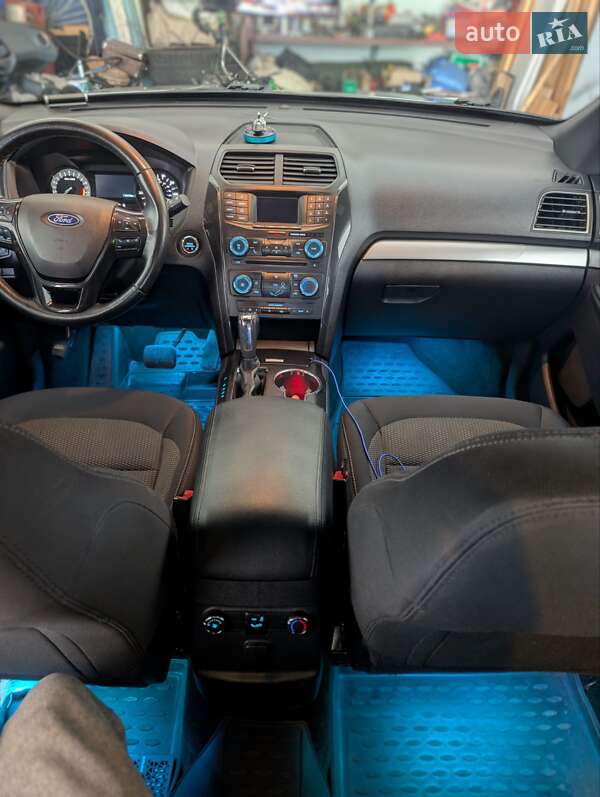 Внедорожник / Кроссовер Ford Explorer 2017 в Черкассах