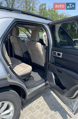 Позашляховик / Кросовер Ford Explorer 2020 в 