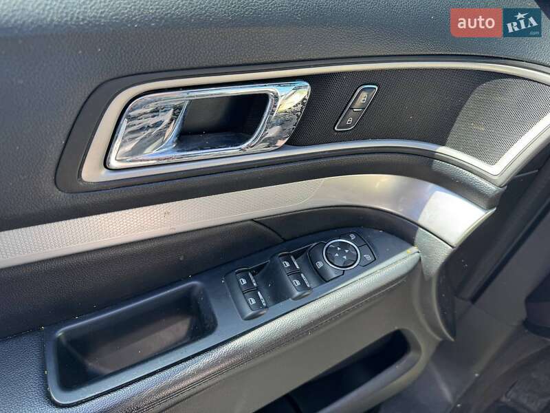 Позашляховик / Кросовер Ford Explorer 2015 в Львові фото 15 Позашляховик / Кросовер Ford Explorer 2015 в Львові