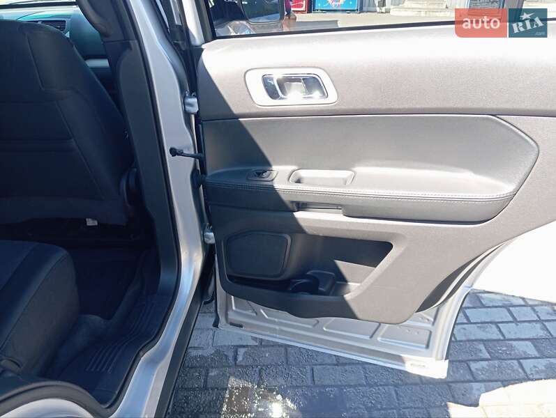 Внедорожник / Кроссовер Ford Explorer 2013 в Дубно