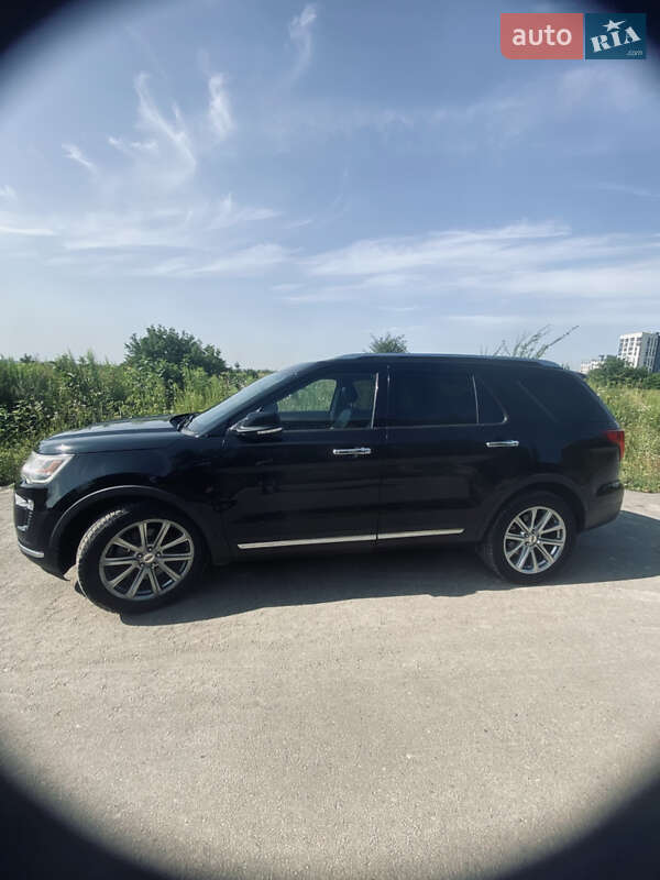 Внедорожник / Кроссовер Ford Explorer 2017 в Ровно