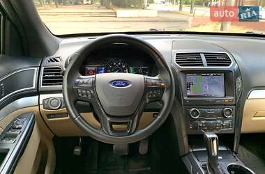 Внедорожник / Кроссовер Ford Explorer 2016 в 
