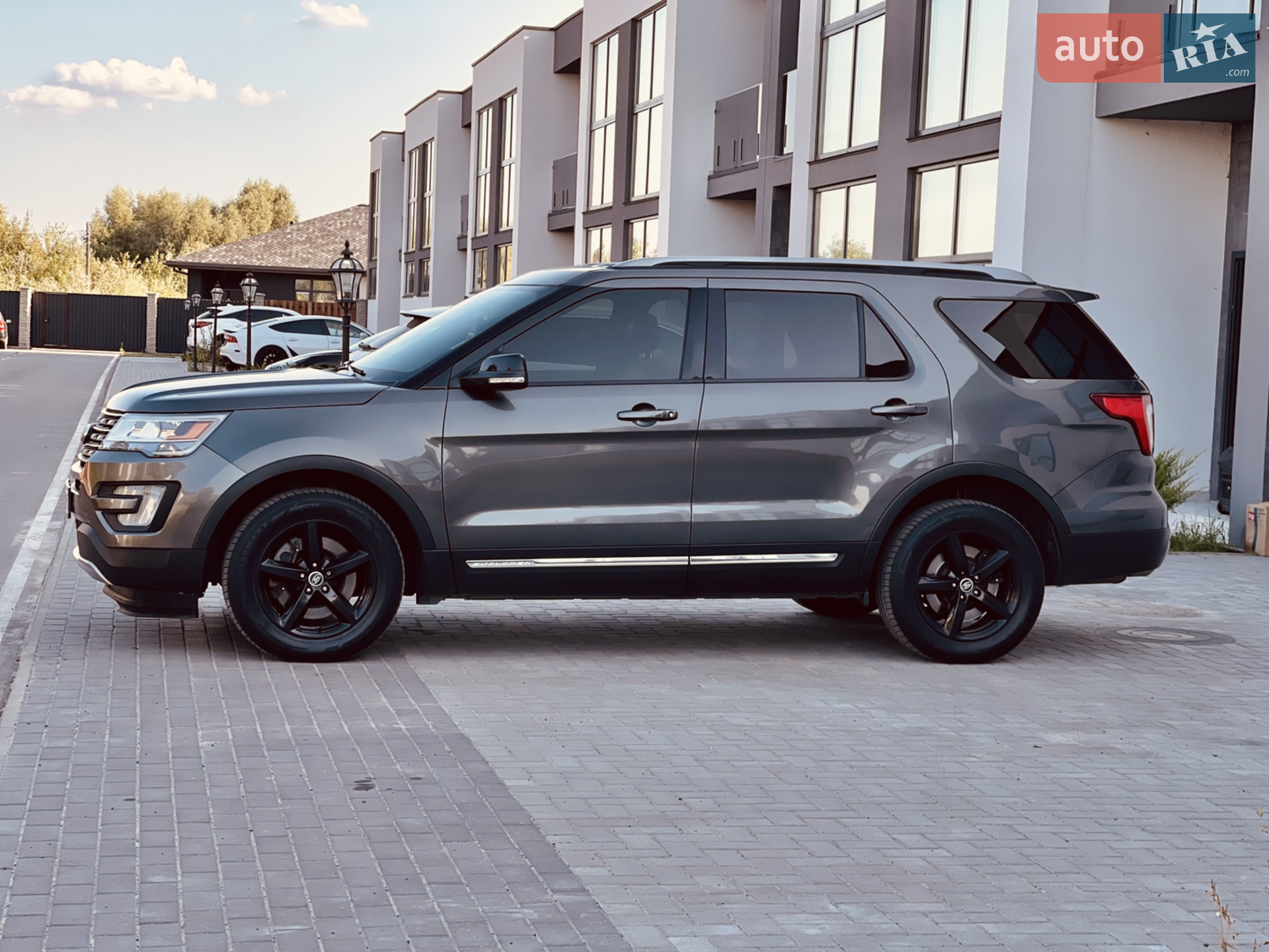 2016 Ford Explorer - мініатюра 4