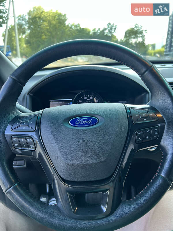 Позашляховик / Кросовер Ford Explorer 2016 в Івано-Франківську