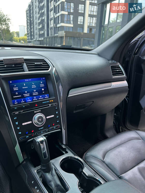 Позашляховик / Кросовер Ford Explorer 2016 в Івано-Франківську