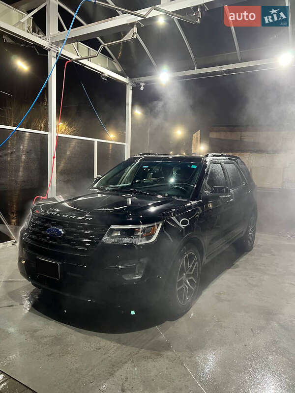 Позашляховик / Кросовер Ford Explorer 2016 в Івано-Франківську