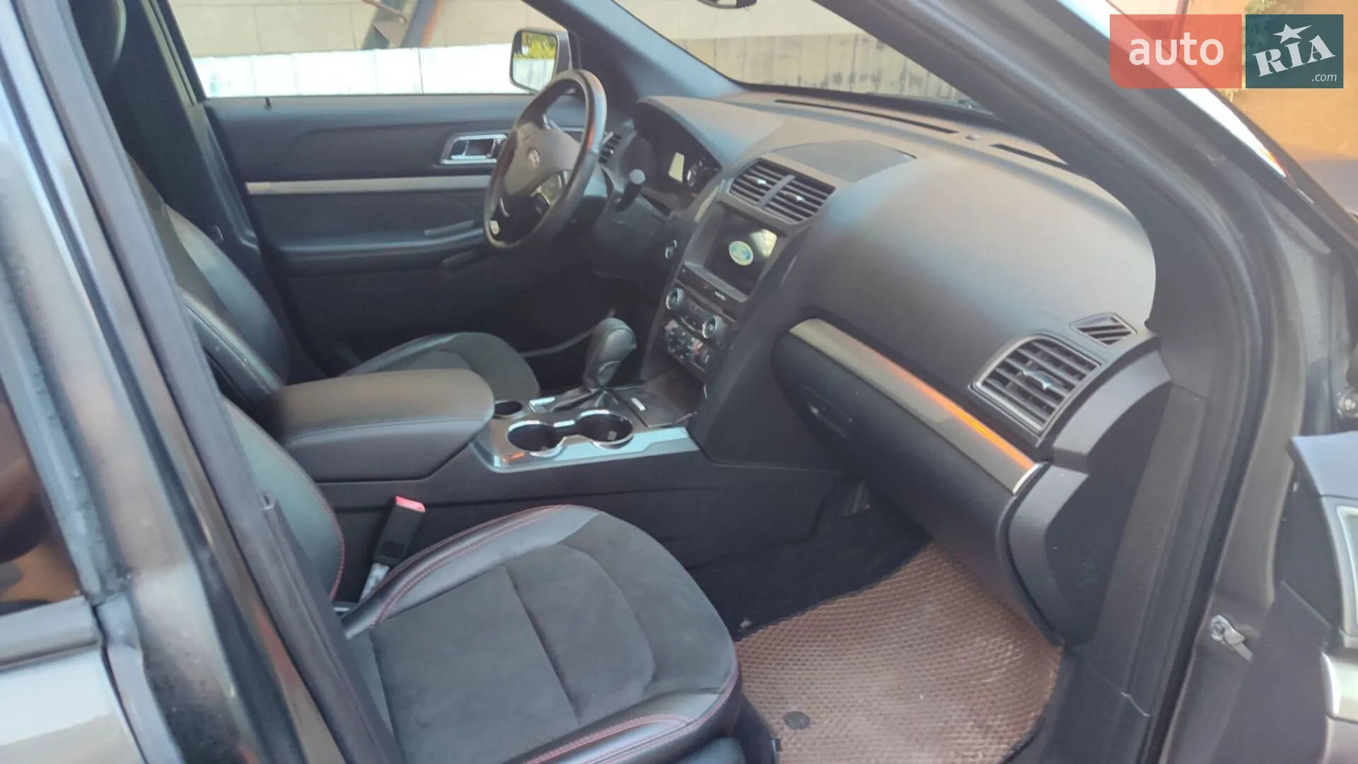 2018 Ford Explorer - мініатюра 16
