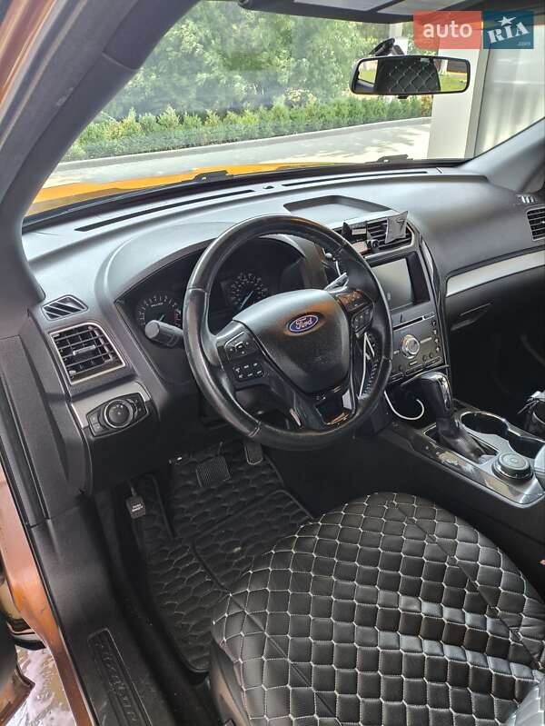 Позашляховик / Кросовер Ford Explorer 2017 в Ірпені