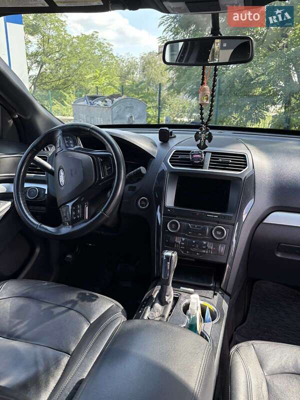 Позашляховик / Кросовер Ford Explorer 2017 в Києві фото 15 Позашляховик / Кросовер Ford Explorer 2017 в Києві