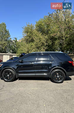 Позашляховик / Кросовер Ford Explorer 2016 в 