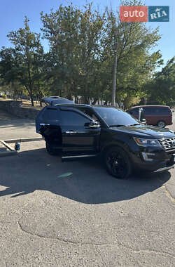 Позашляховик / Кросовер Ford Explorer 2016 в 