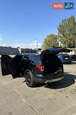 Позашляховик / Кросовер Ford Explorer 2016 в 