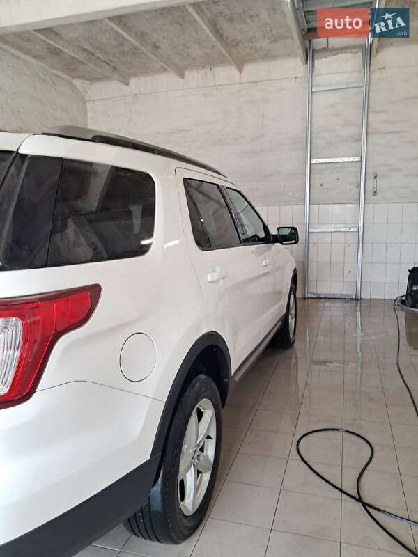 Позашляховик / Кросовер Ford Explorer 2015 в Білій Церкві