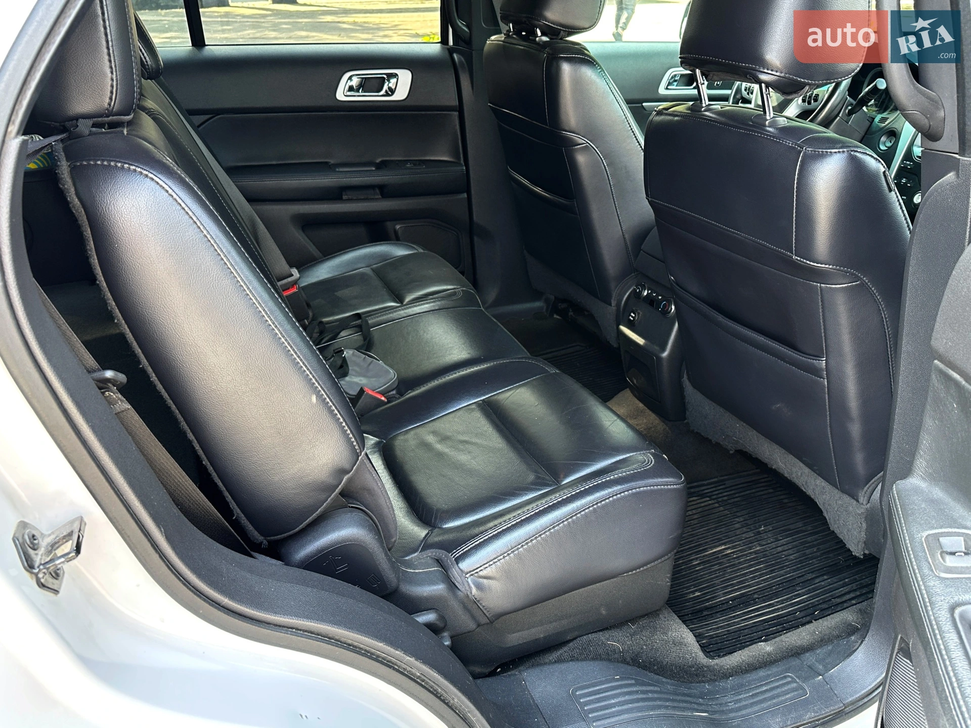 2011 Ford Explorer - мініатюра 13