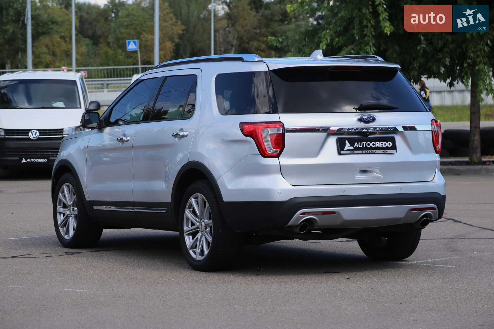 2017 Ford Explorer - мініатюра 5