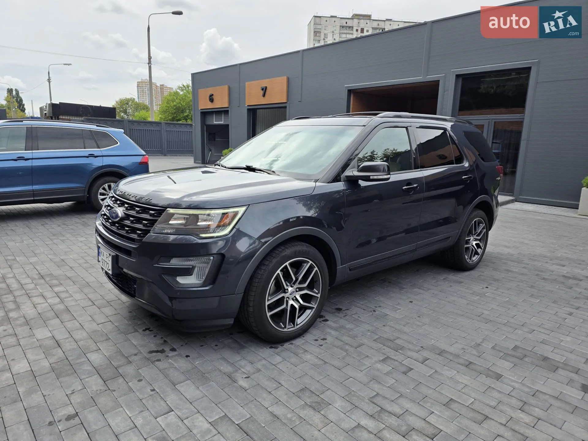 2016 Ford Explorer - мініатюра 2