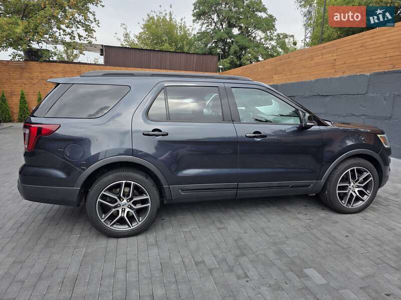 Внедорожник / Кроссовер Ford Explorer 2016 в Киеве