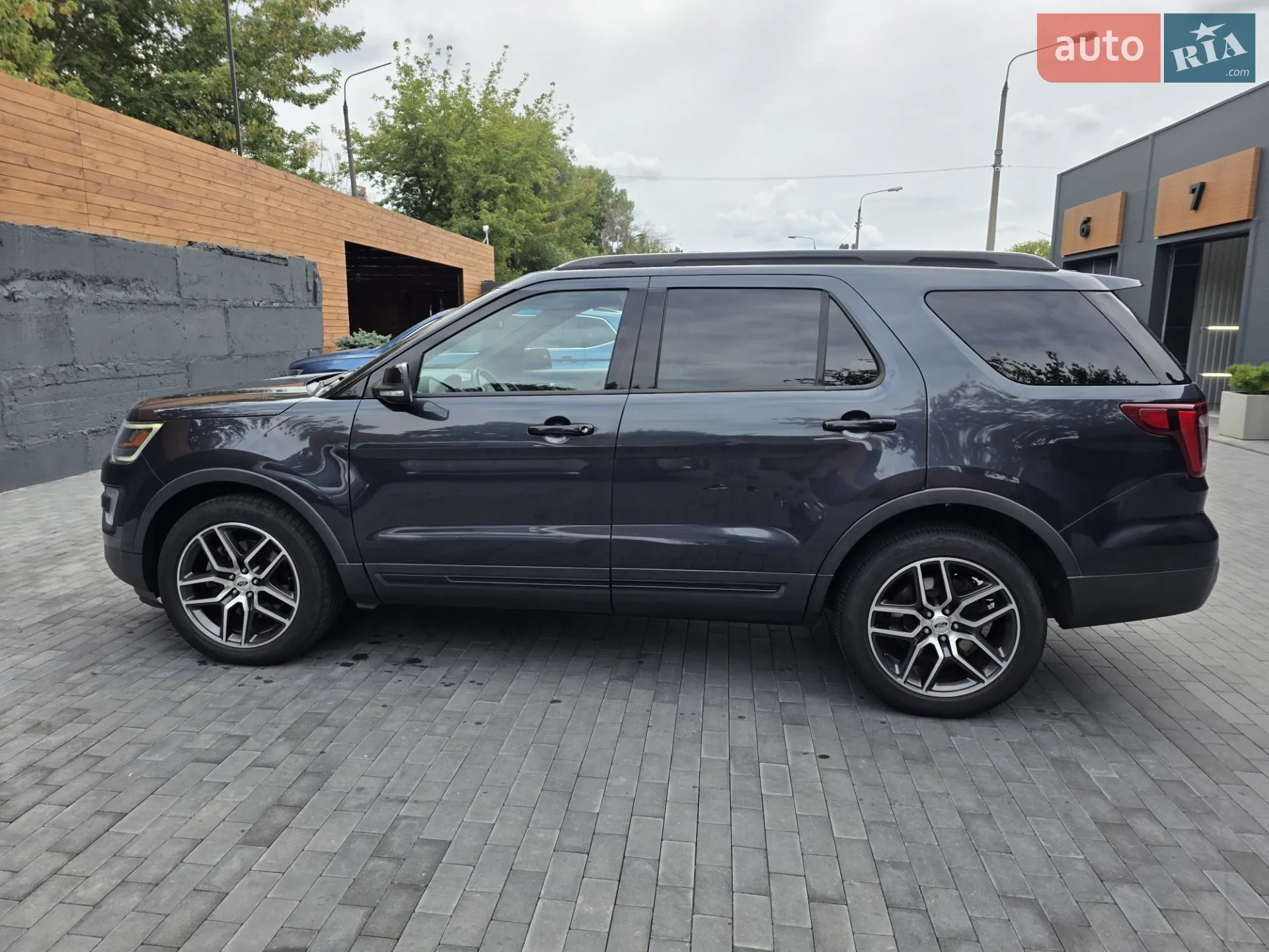2016 Ford Explorer - мініатюра 11