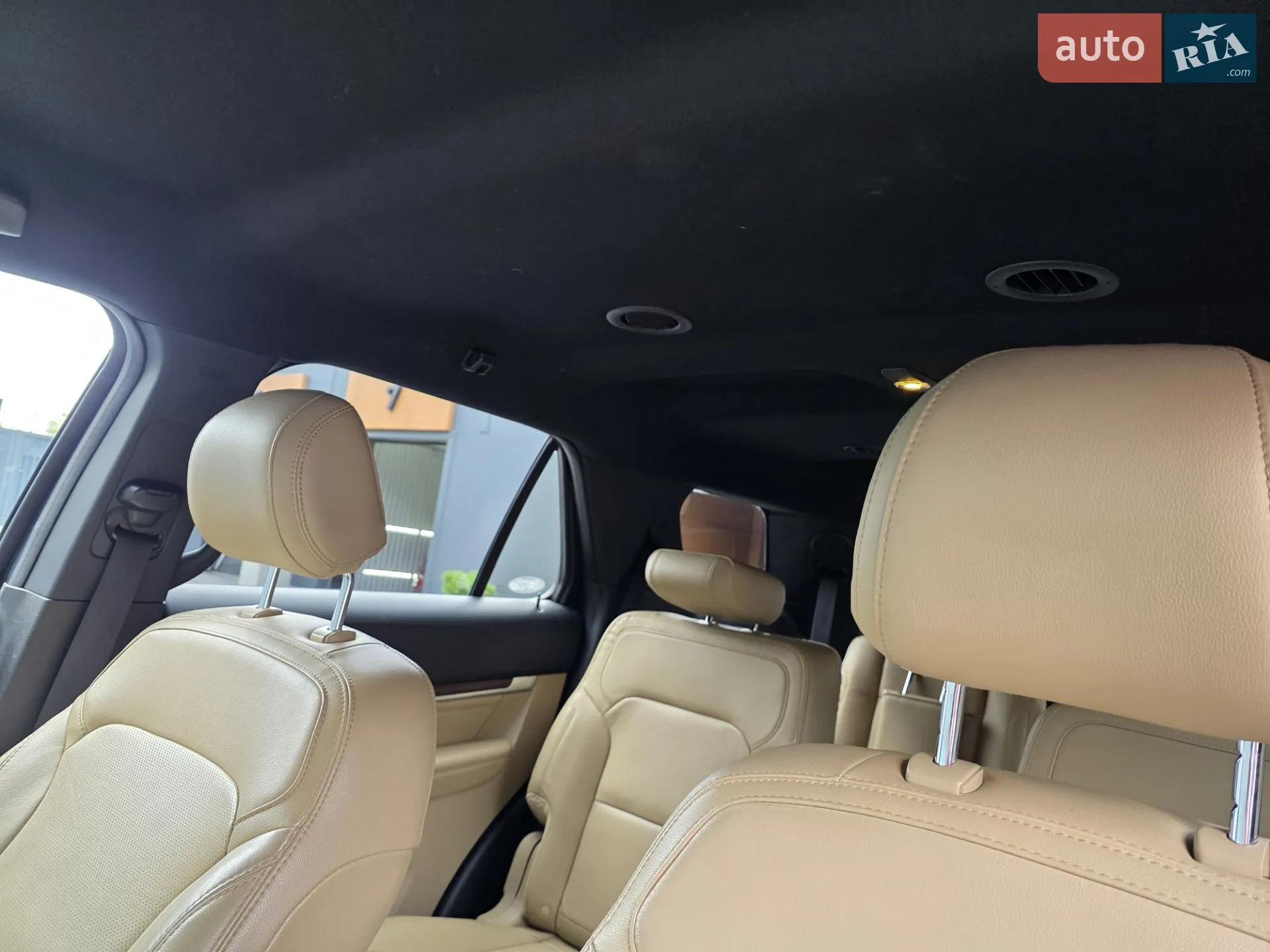 2016 Ford Explorer - мініатюра 19