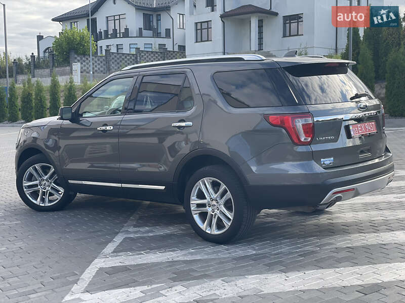 Позашляховик / Кросовер Ford Explorer 2016 в Рівному