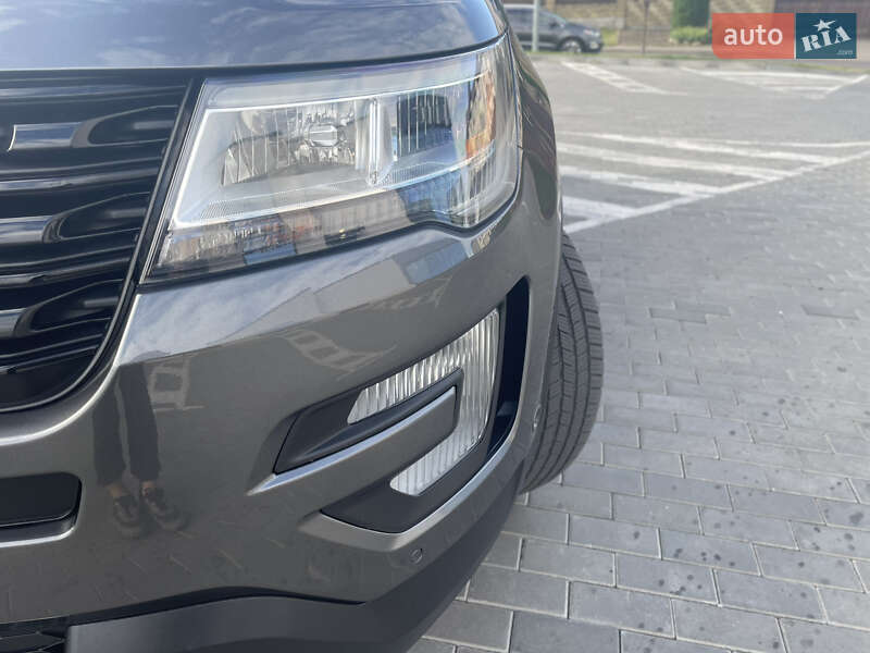 Позашляховик / Кросовер Ford Explorer 2016 в Рівному