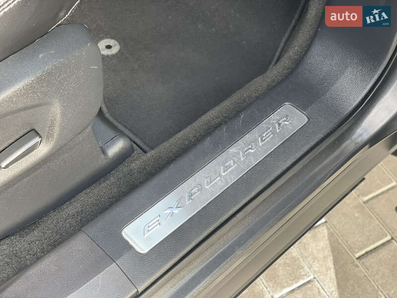 Позашляховик / Кросовер Ford Explorer 2016 в Рівному