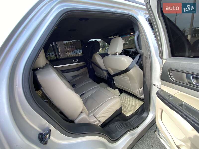 Внедорожник / Кроссовер Ford Explorer 2018 в Макарове