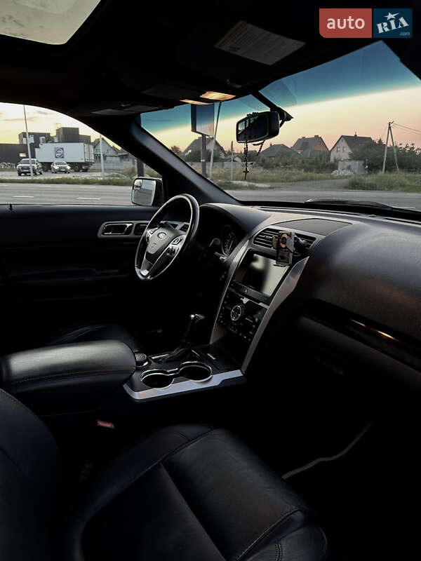 Позашляховик / Кросовер Ford Explorer 2015 в Луцьку фото 6 Позашляховик / Кросовер Ford Explorer 2015 в Луцьку