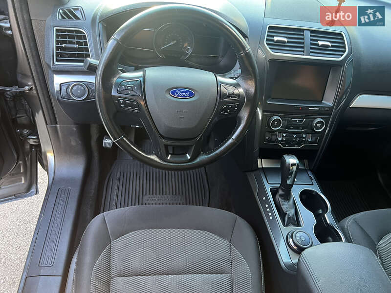 Внедорожник / Кроссовер Ford Explorer 2016 в Киеве