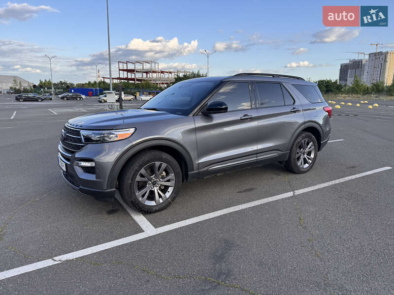 Позашляховик / Кросовер Ford Explorer 2022 в 