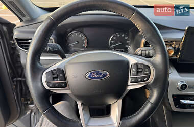 Позашляховик / Кросовер Ford Explorer 2022 в 