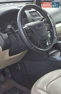 Внедорожник / Кроссовер Ford Explorer 2017 в 