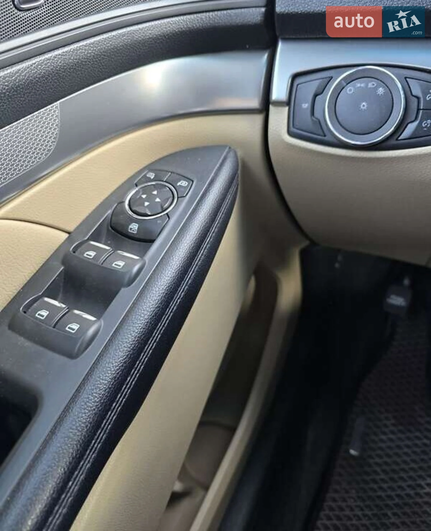 2017 Ford Explorer - мініатюра 17