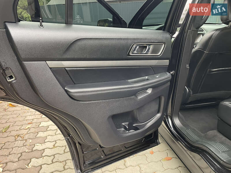 Внедорожник / Кроссовер Ford Explorer 2018 в Виннице