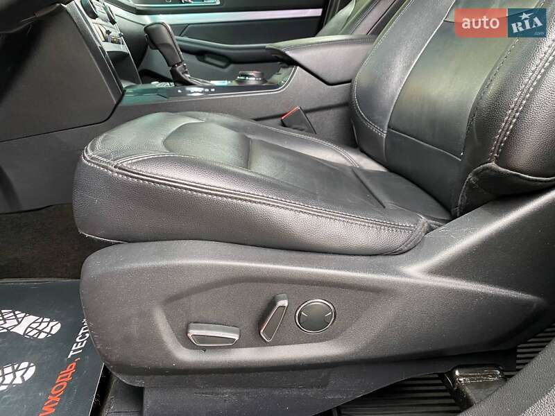 Внедорожник / Кроссовер Ford Explorer 2016 в Хмельницком