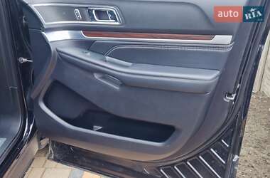 Внедорожник / Кроссовер Ford Explorer 2018 в 