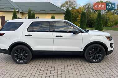Позашляховик / Кросовер Ford Explorer 2018 в 
