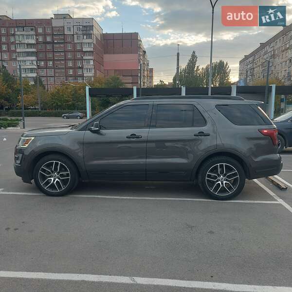 Внедорожник / Кроссовер Ford Explorer 2016 в Днепре