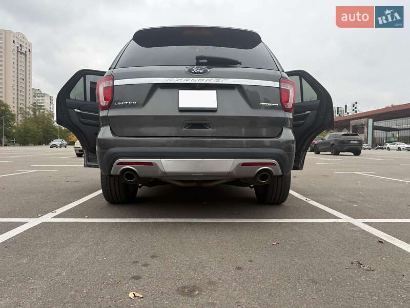 Позашляховик / Кросовер Ford Explorer 2015 в Києві