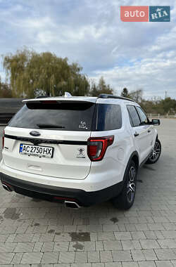 Внедорожник / Кроссовер Ford Explorer 2016 в 