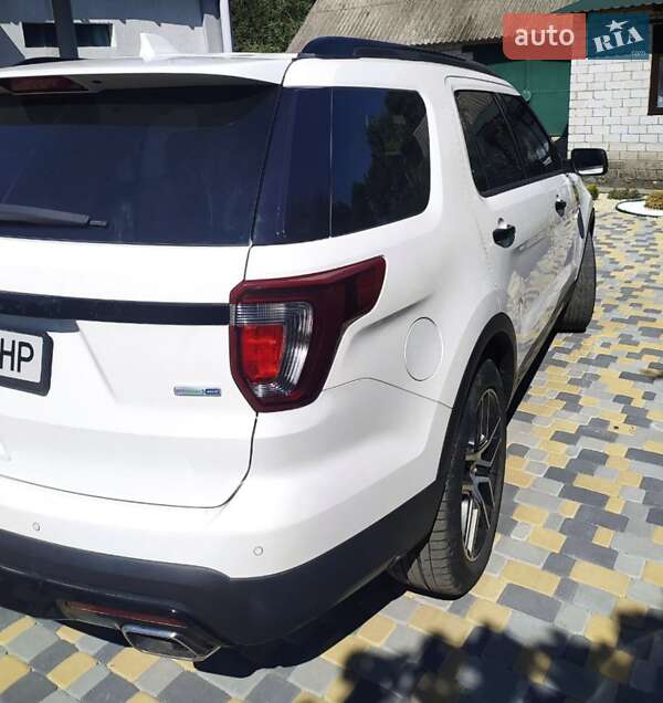 Позашляховик / Кросовер Ford Explorer 2016 в Диканьці