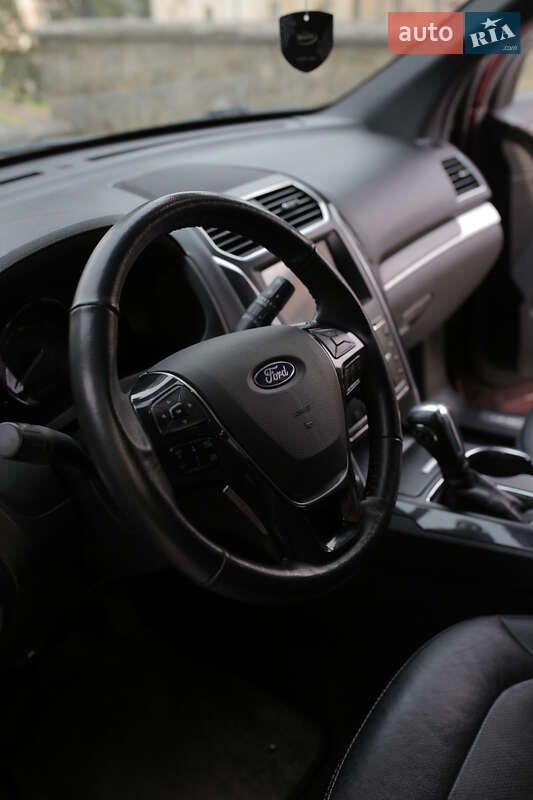 Внедорожник / Кроссовер Ford Explorer 2018 в Кременце