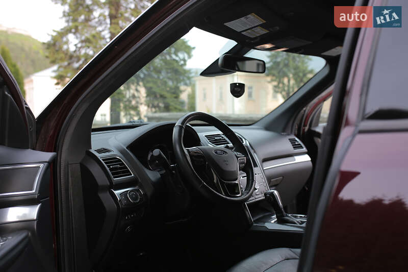 Внедорожник / Кроссовер Ford Explorer 2018 в Кременце