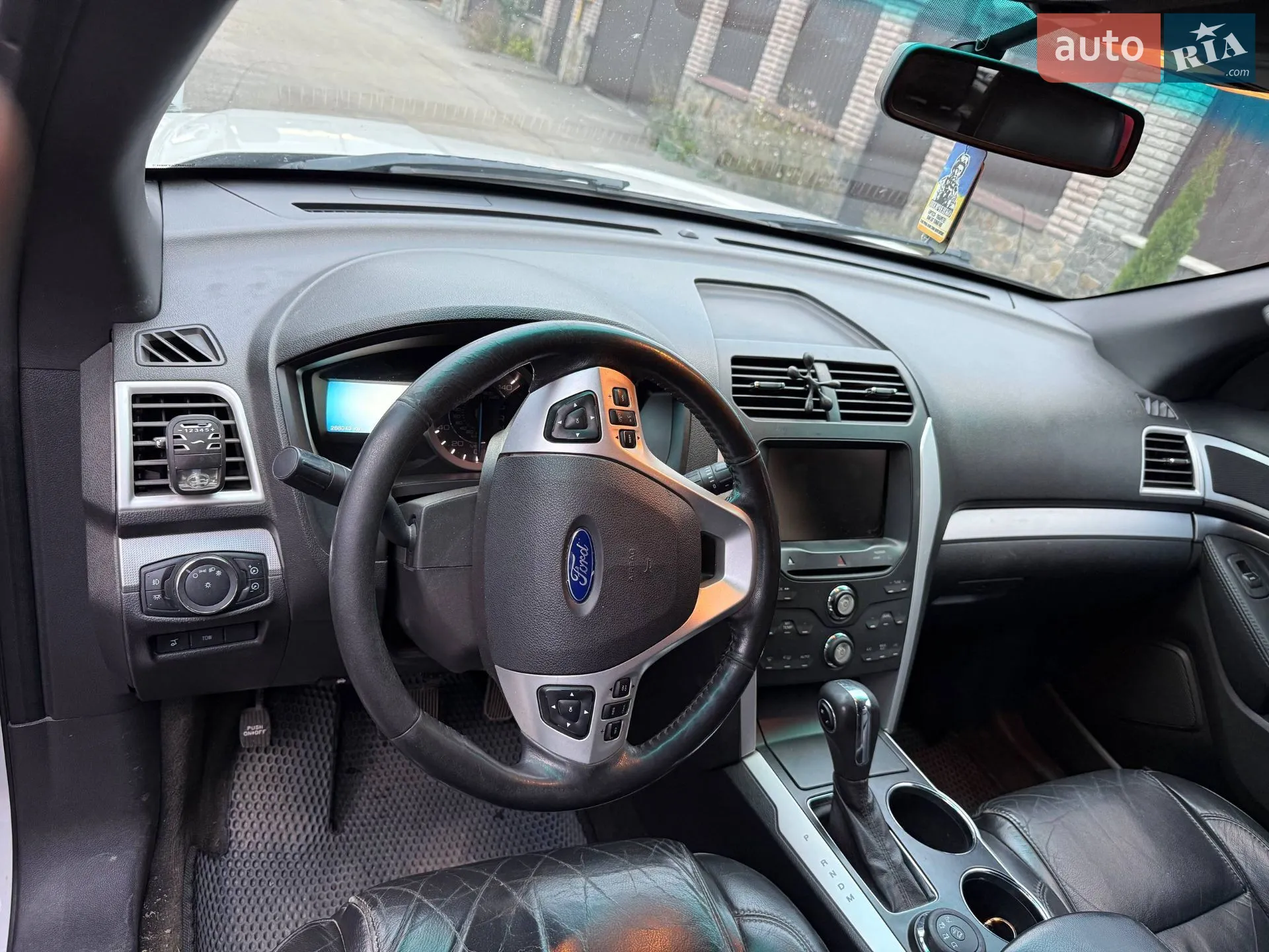 2011 Ford Explorer - мініатюра 2