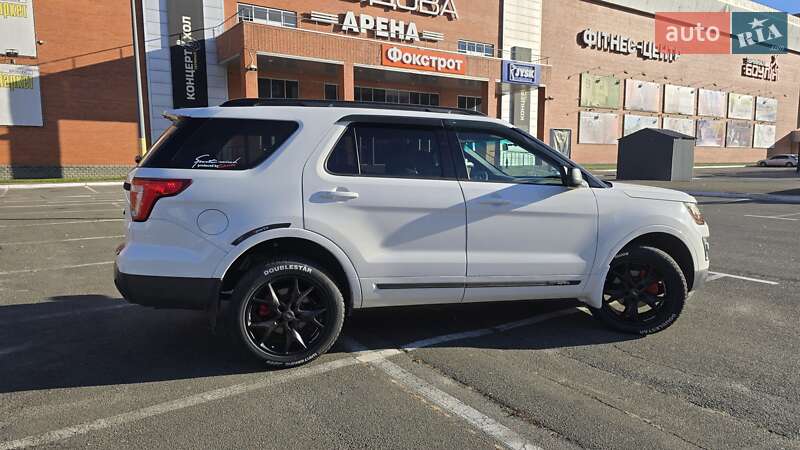 Позашляховик / Кросовер Ford Explorer 2016 в Броварах