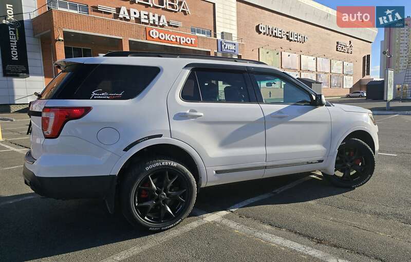 Внедорожник / Кроссовер Ford Explorer 2016 в Броварах